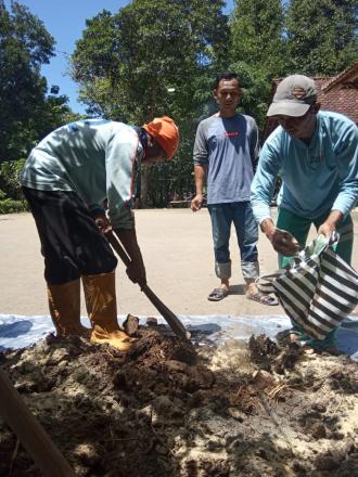 SOSIALISASI & PELATIHAN PUPUK ORGANIK